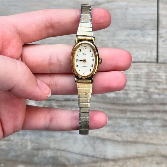 Vintage Timex Petite Gold Tone Stretch Band Quartz Watch Oval Face Antique Daint main image 7